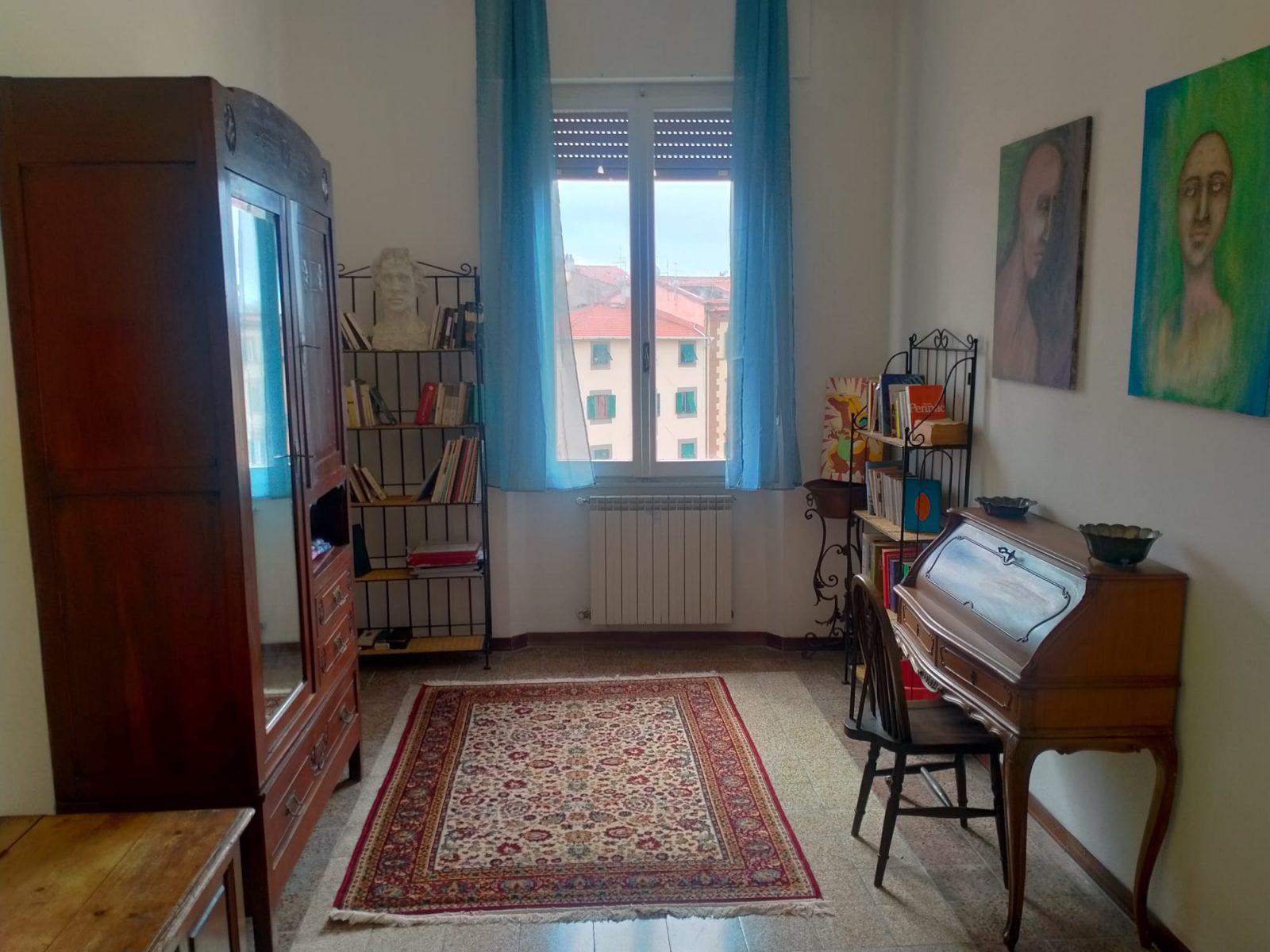 In piazza de Mille, 28, accanto a piazza della Repubblica, a Livorno